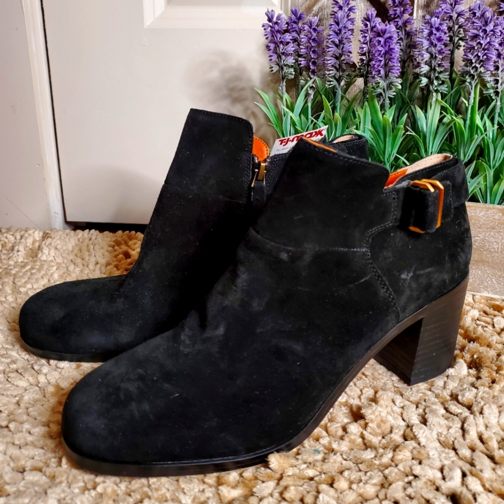 SOLD✅️Women black boots